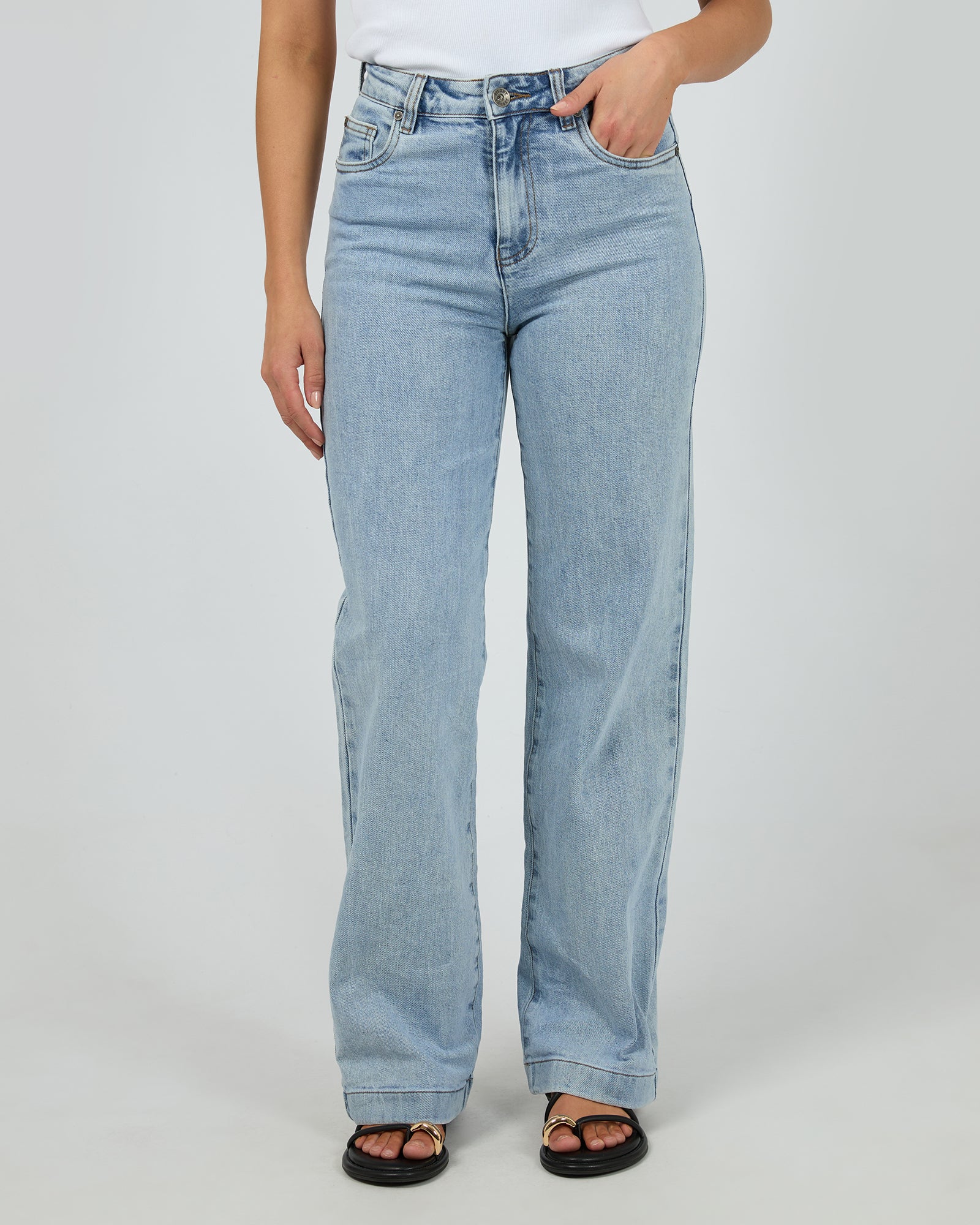 Hunter Comfort Wide Leg Jean Light Blue – Silent Theory