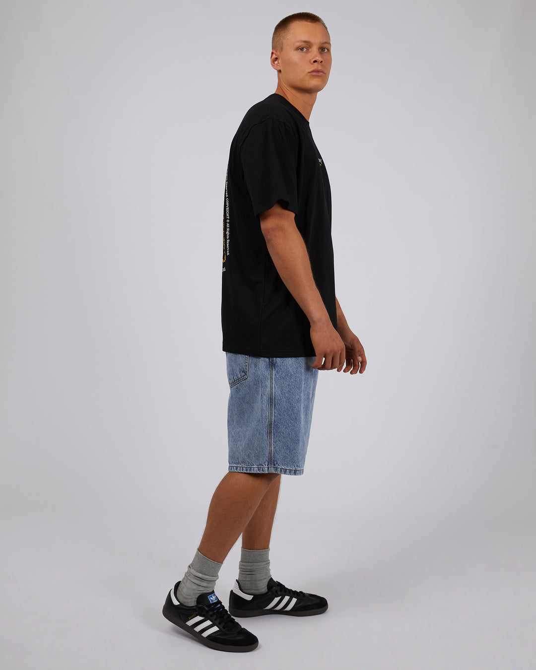 Vibrations Tee Black