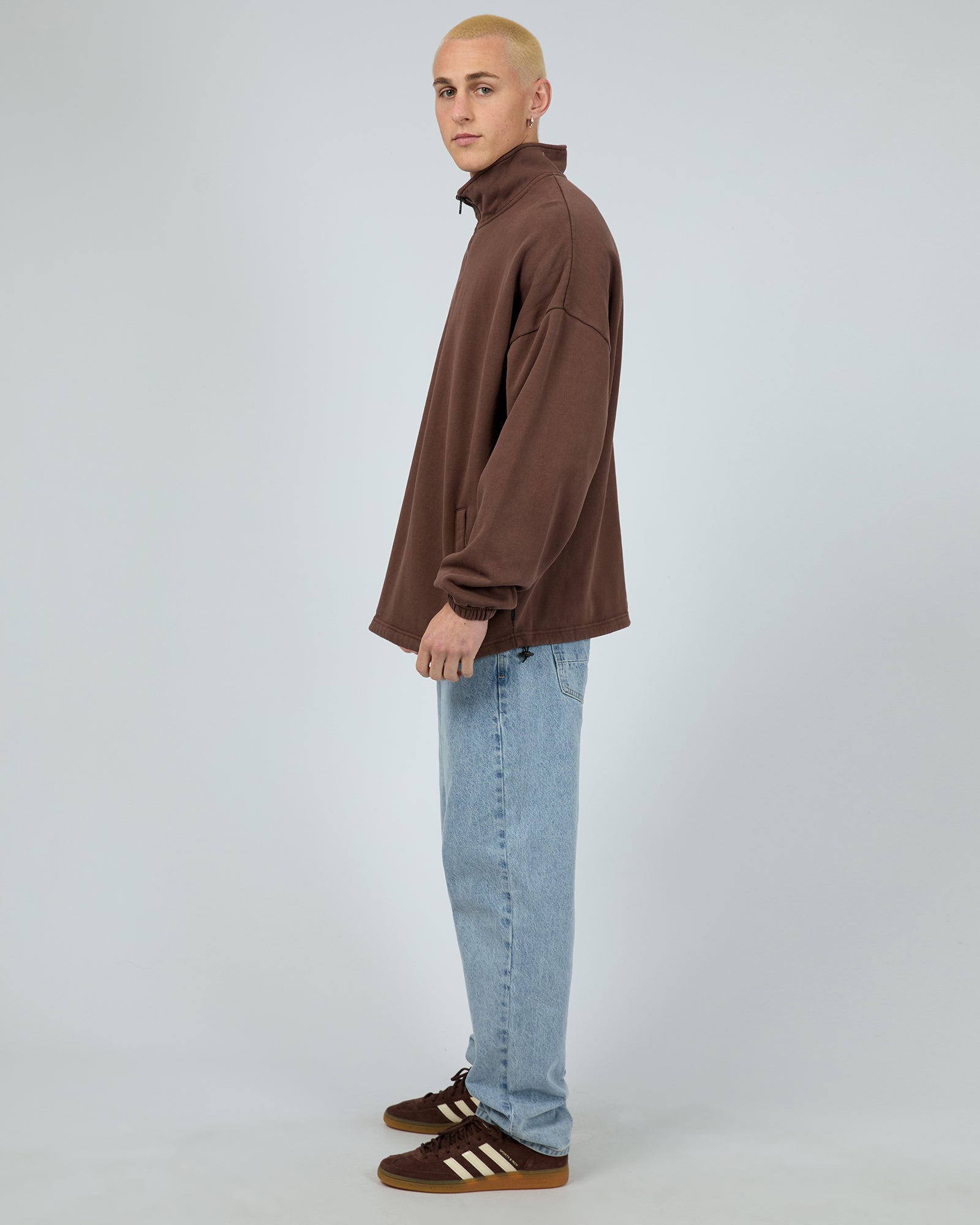 sartifyです。 Oversized 1/4 Zip Jumper Chocolate – Silent Theory