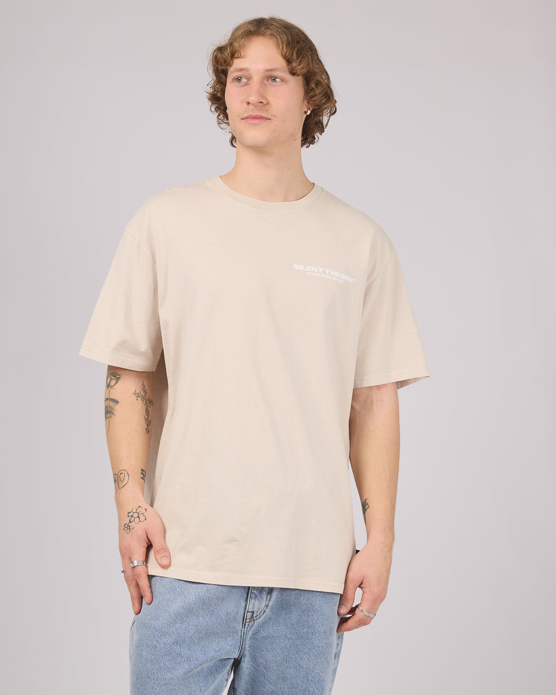 Essential Theory Tee Chalk