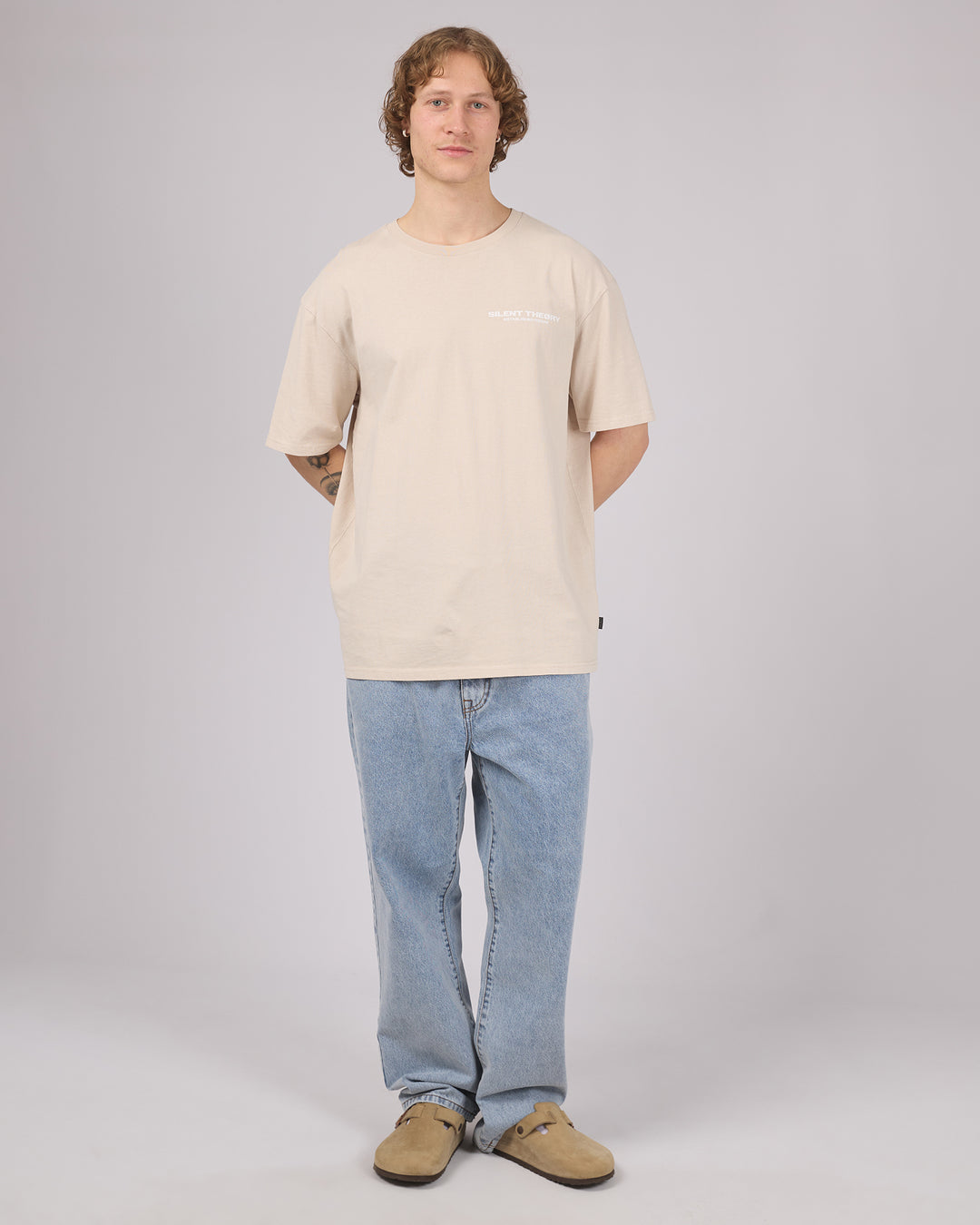 Essential Theory Tee Chalk