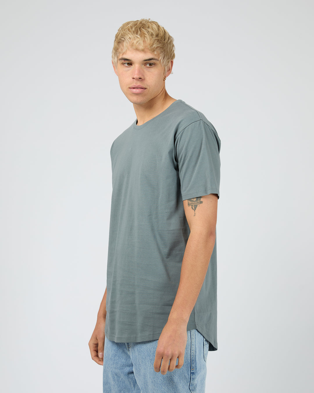 Solid Tail Tee Blue