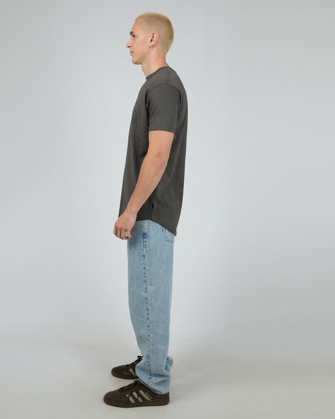 Solid Tail Tee Coal