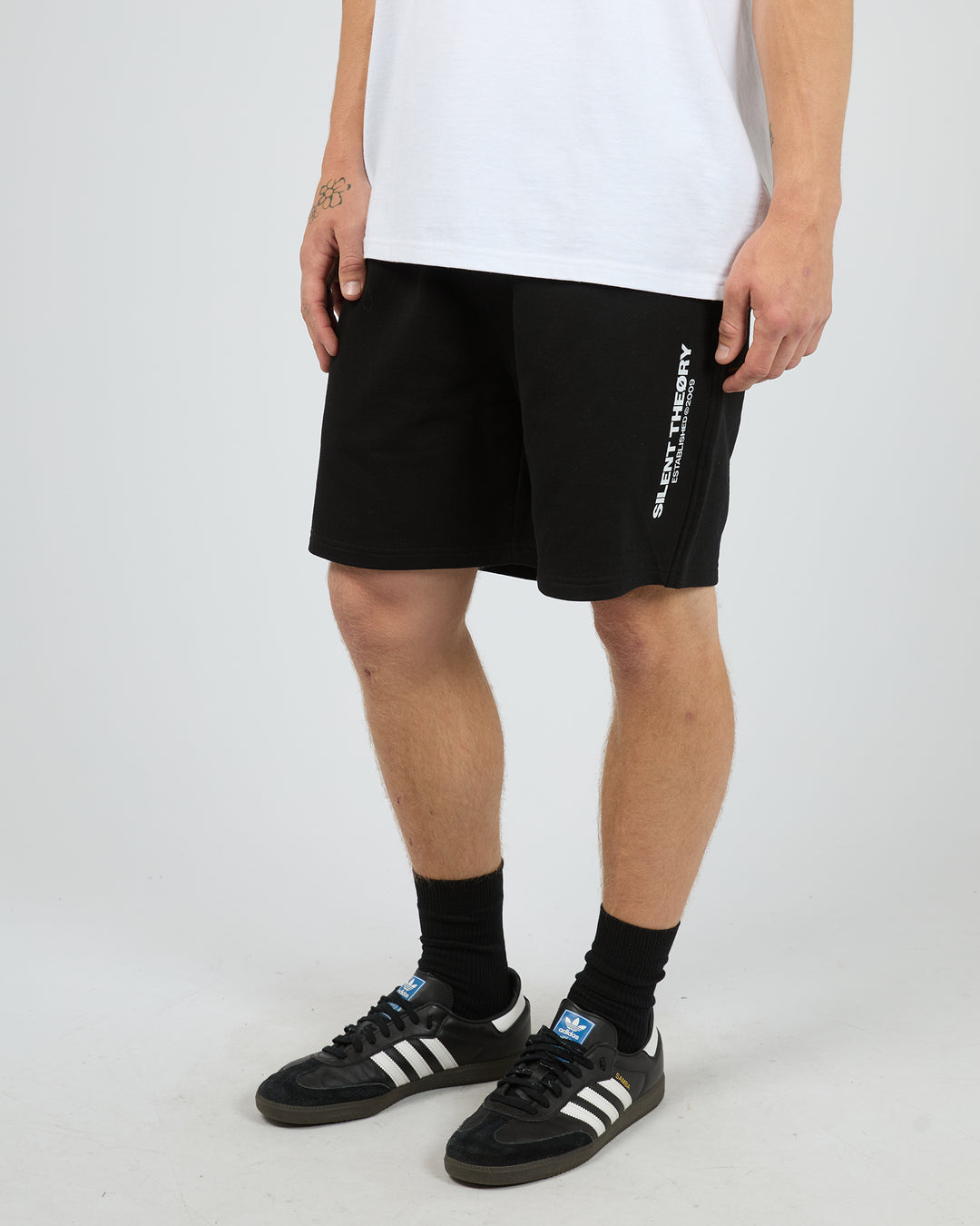 Essential Theory Short V2 Black
