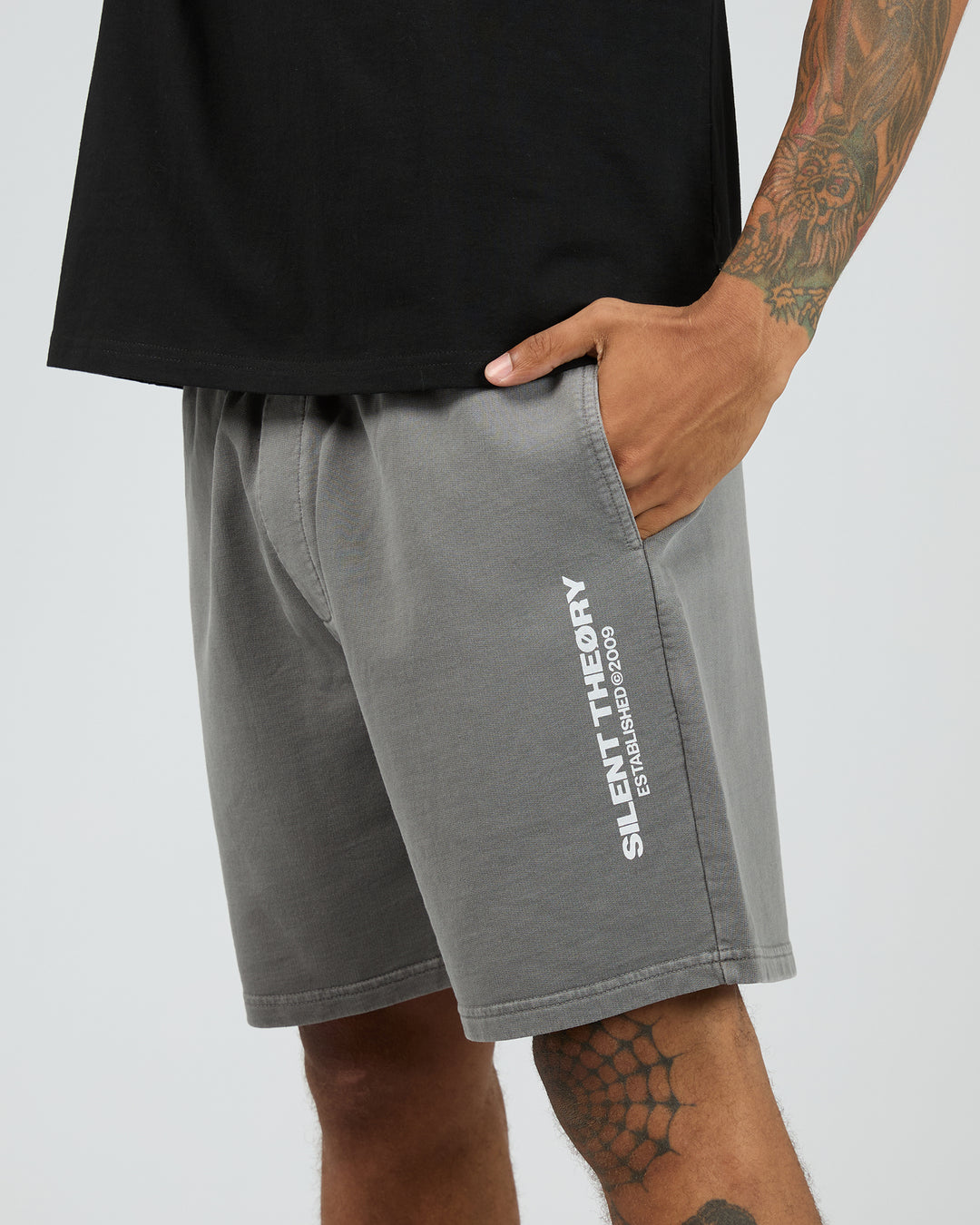 Essential Theory Short V2 Charcoal