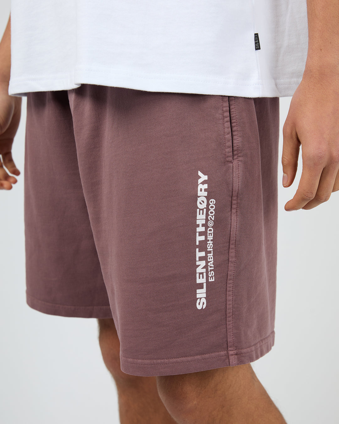 Essential Theory Short V2 Vino