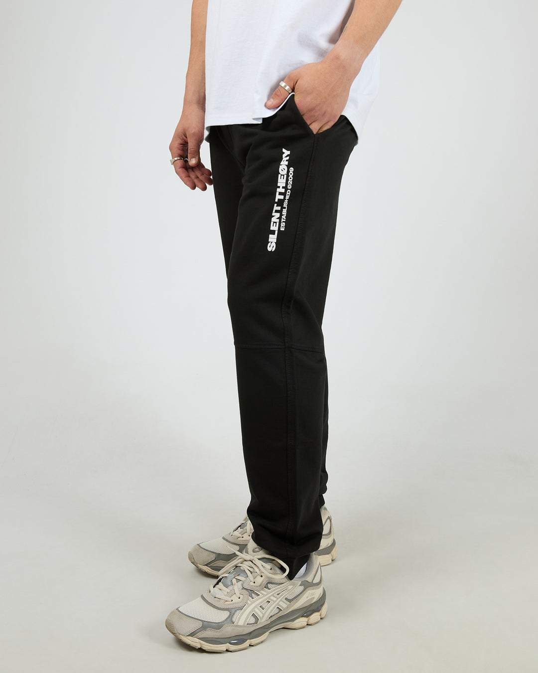Essential Theory Trackpant V2 Black