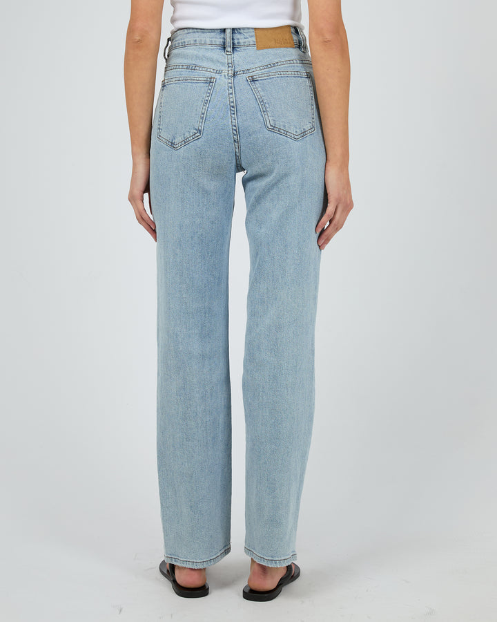 Mila Comfort Straight Jean Light Blue