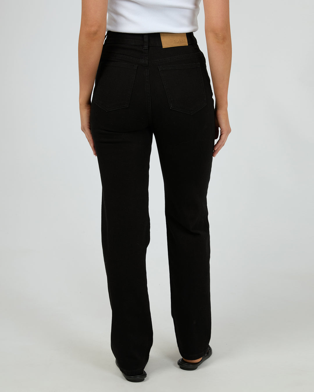 Mila Straight Comfort Jean Black