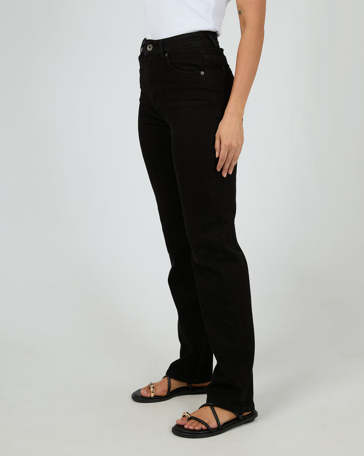 Mila Straight Comfort Jean Black