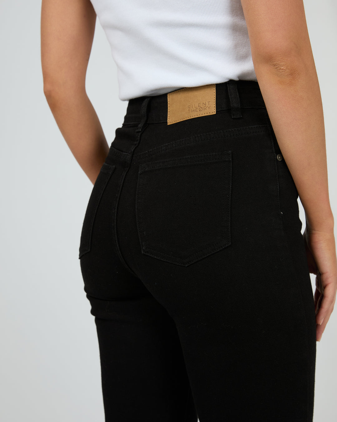 Mila Straight Comfort Jean Black